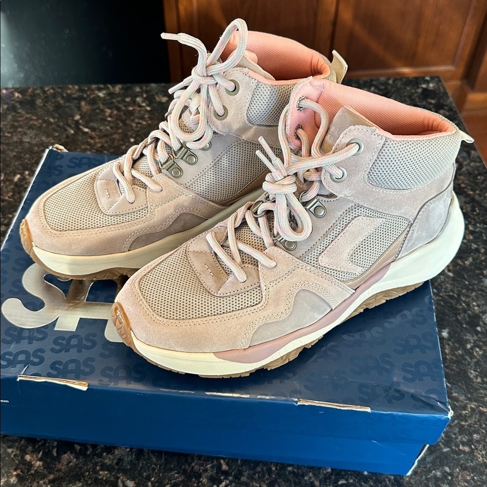 SAS Hi Country-X Hiking Boots for Women - Water Resistant size 9.5 new with box